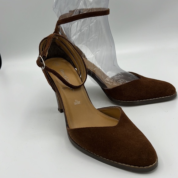 Brown High Heel Shoe - Picture 3 of 4